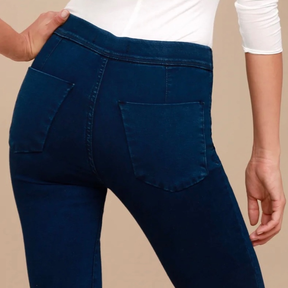 EUC ✵☽Free People☾✵ Dark Denim Jegging - Stretchy Fray Blue Jeans | 31 Large 12 - Picture 7 of 14